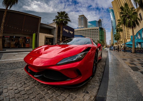 Tips to rent a Ferrari in Dubai